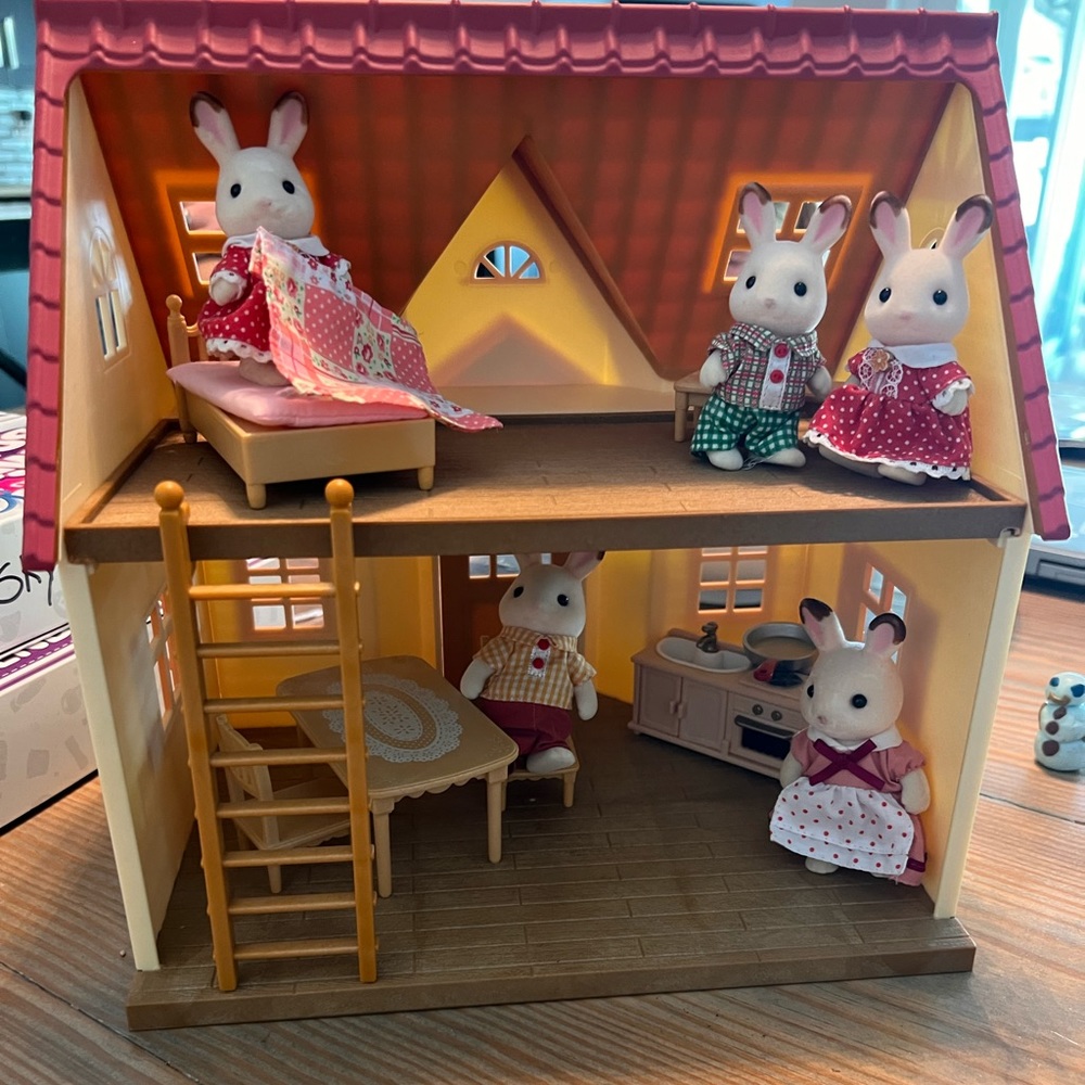 Calico Critters cottage, furniture and bunny characters!